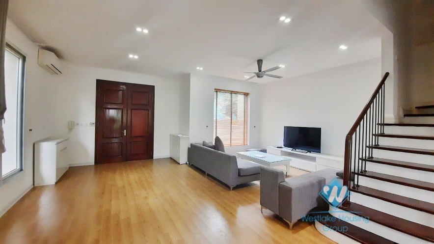 Adjacent four bedroom villas with backyard for rent in Vinhome Riverside Long Bien